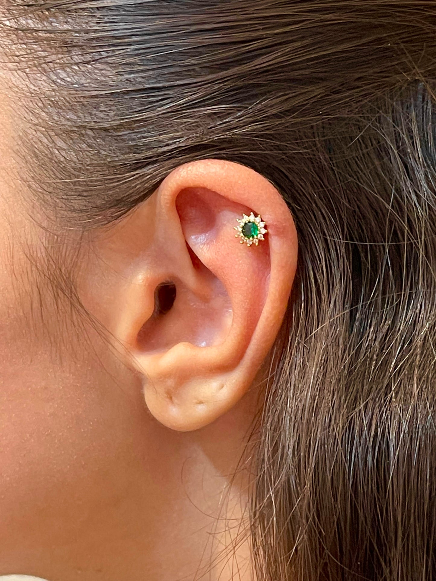 ثقب واحد في ضوء الشمس