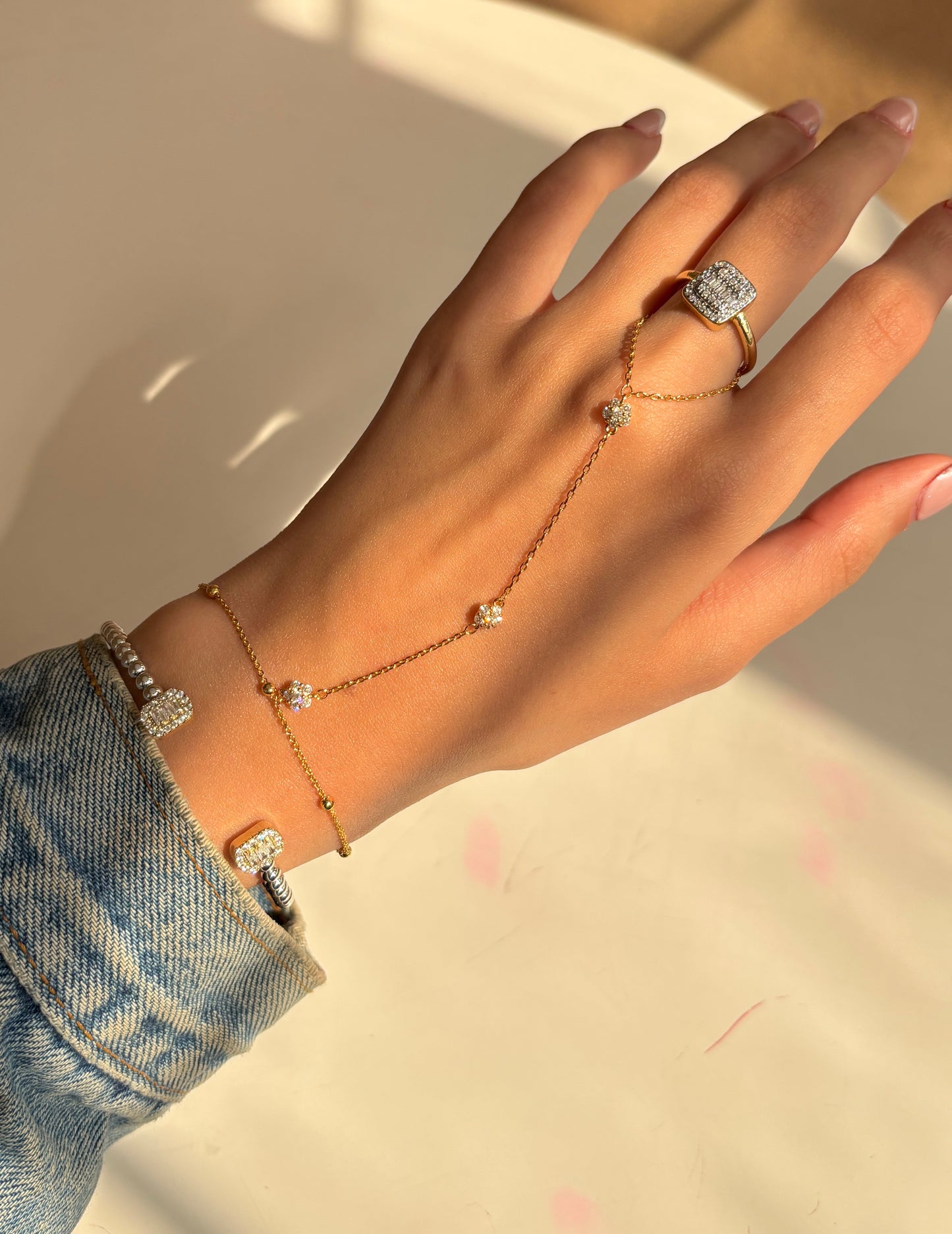 Tiny Flower Hand Chain