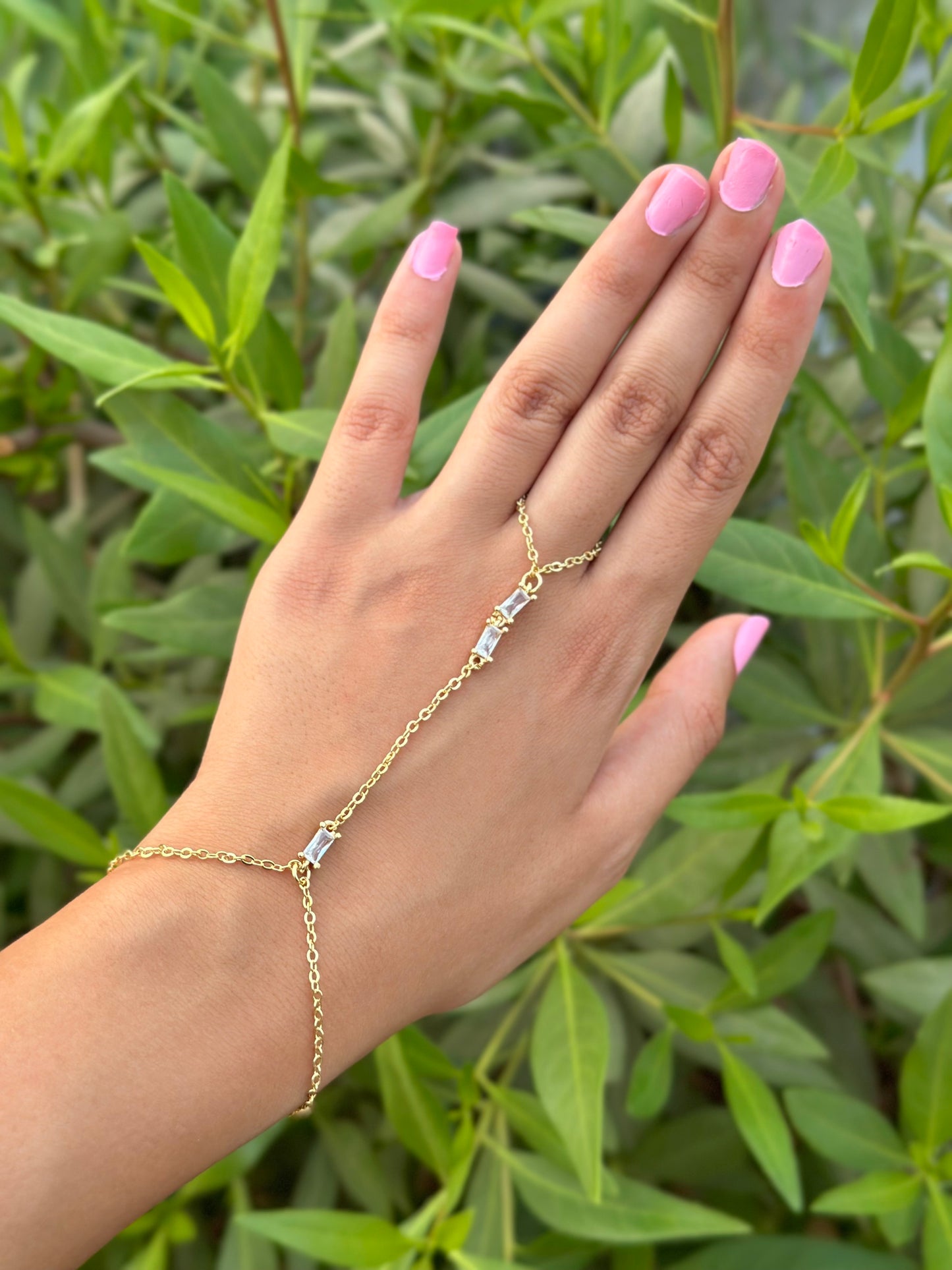Vela Hand chain