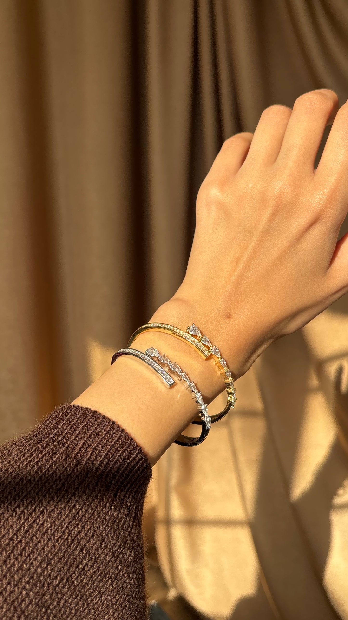 Diamonds Pear Gold Bangle