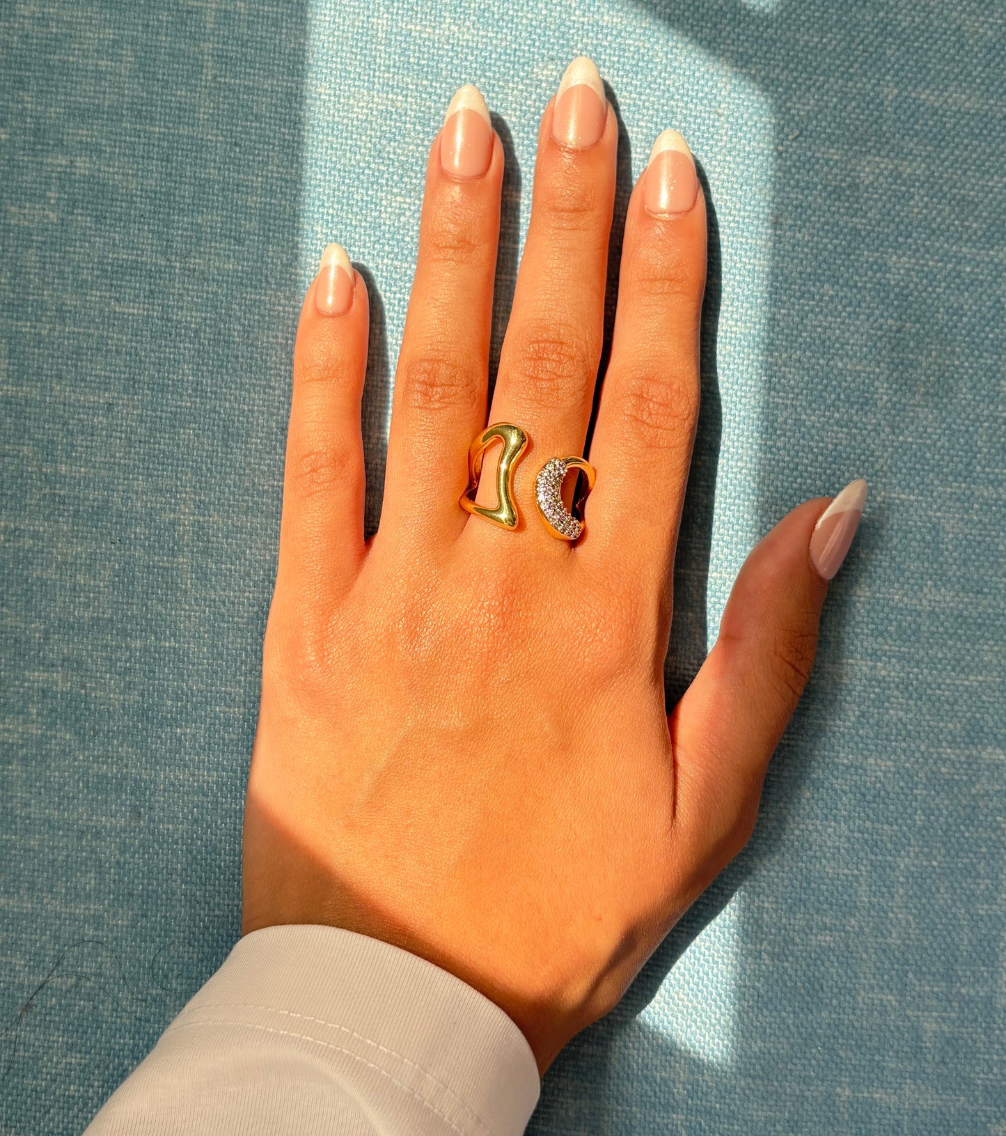 Elaris Gold Ring