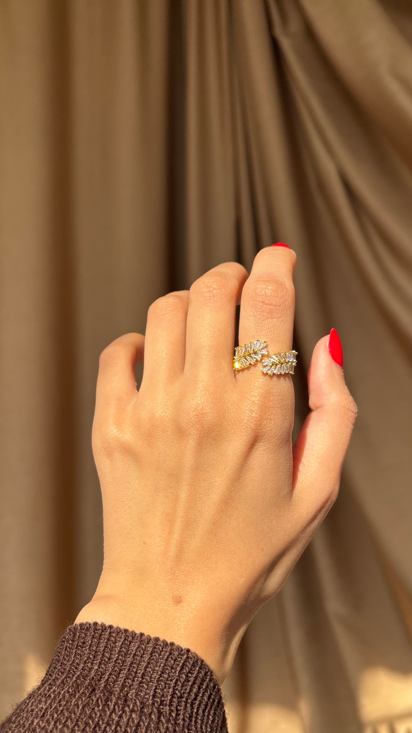Glow Leaf Ring