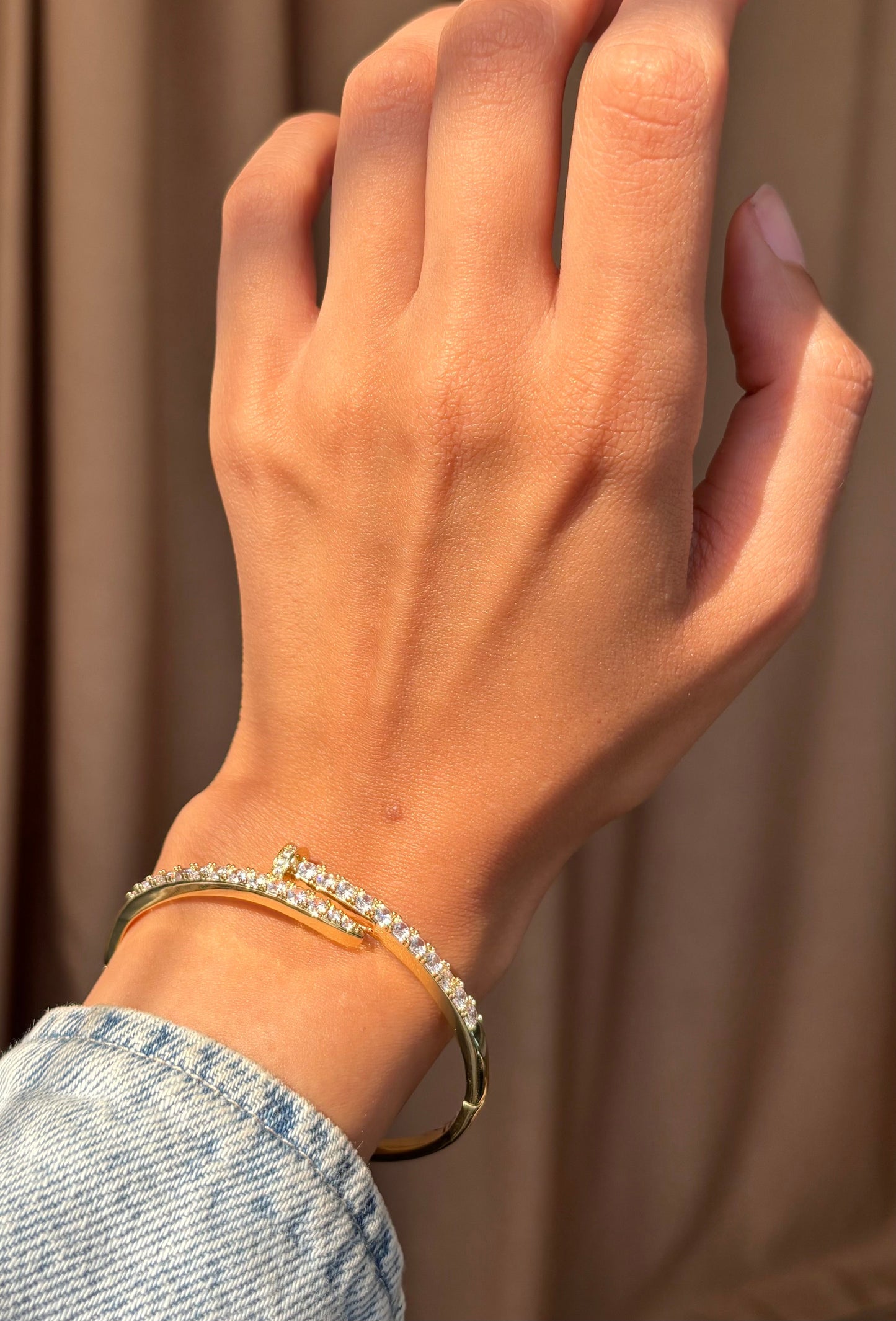 Diamonds nail bracelet