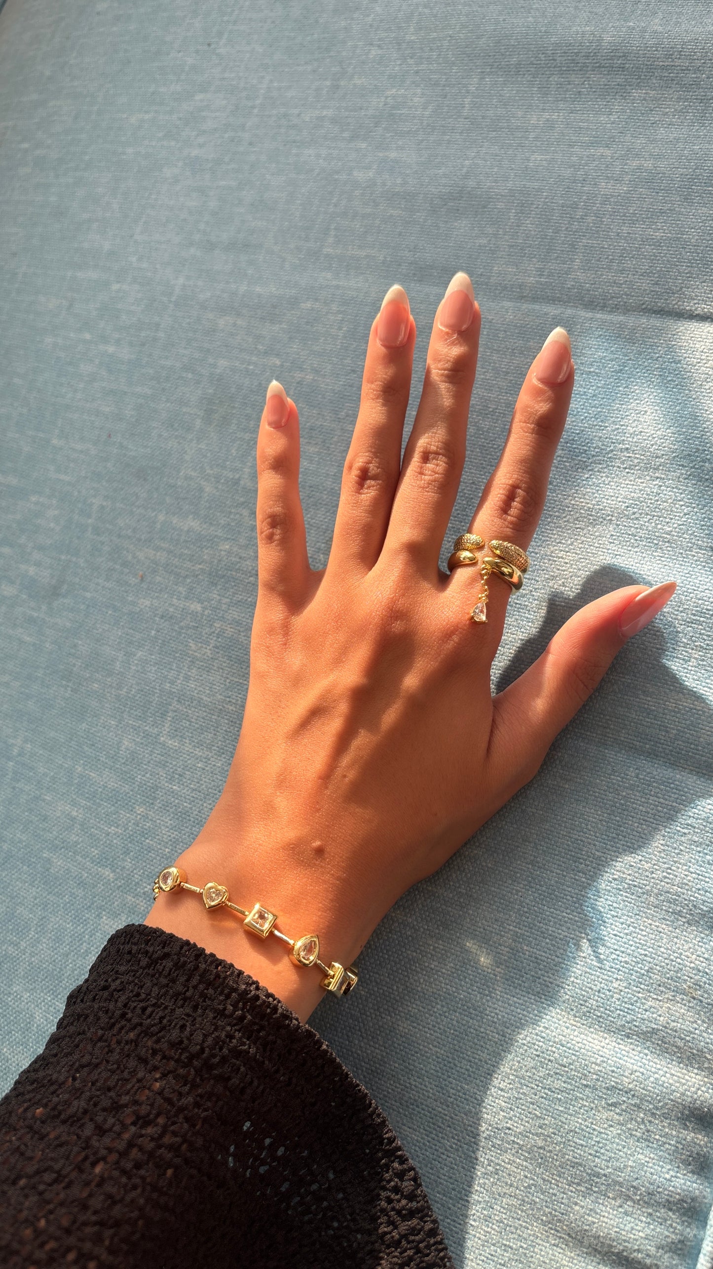 Aphrodite White Gems