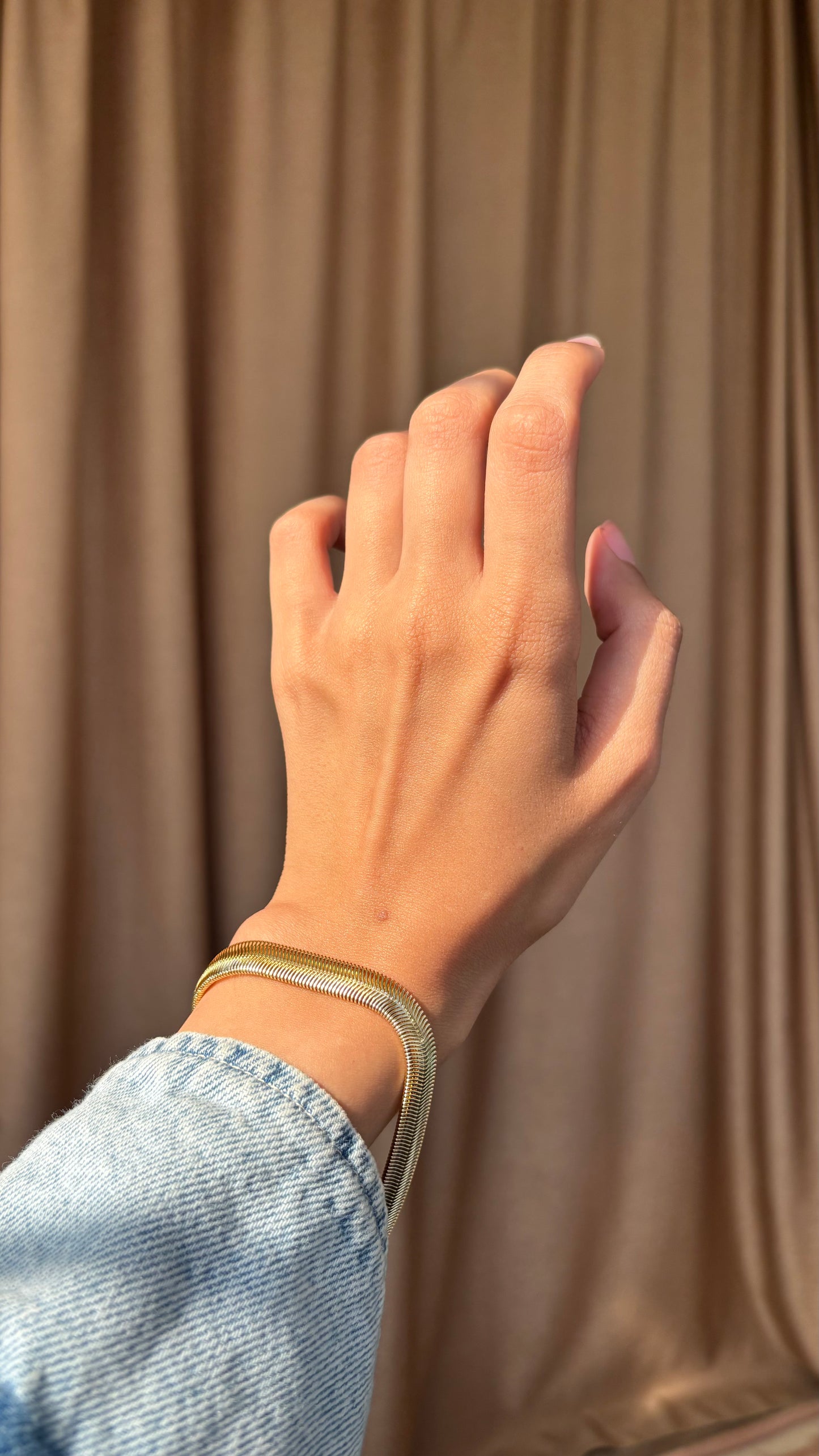 Thick serpent bracelet