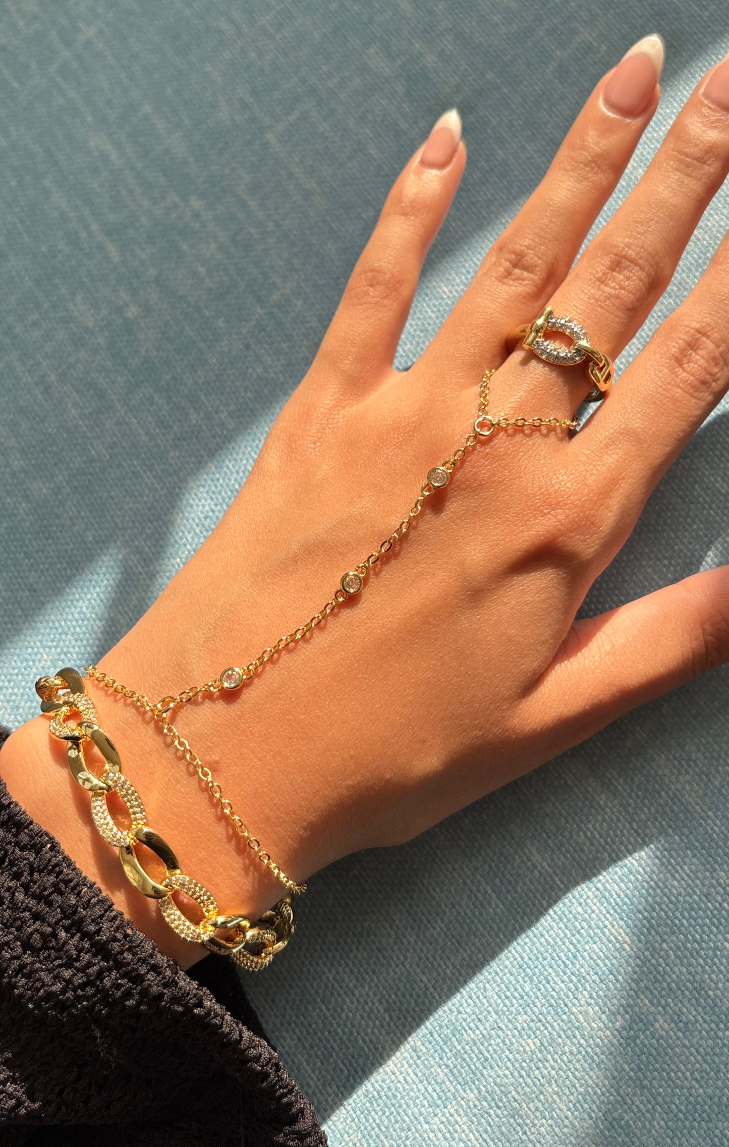 Nira Hand Chain