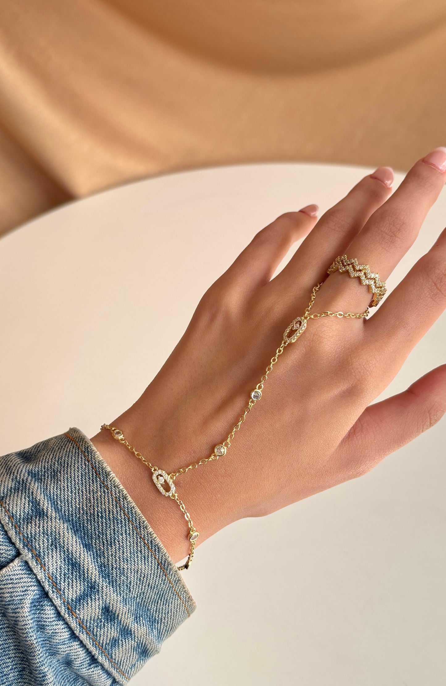 Move Hand Chain