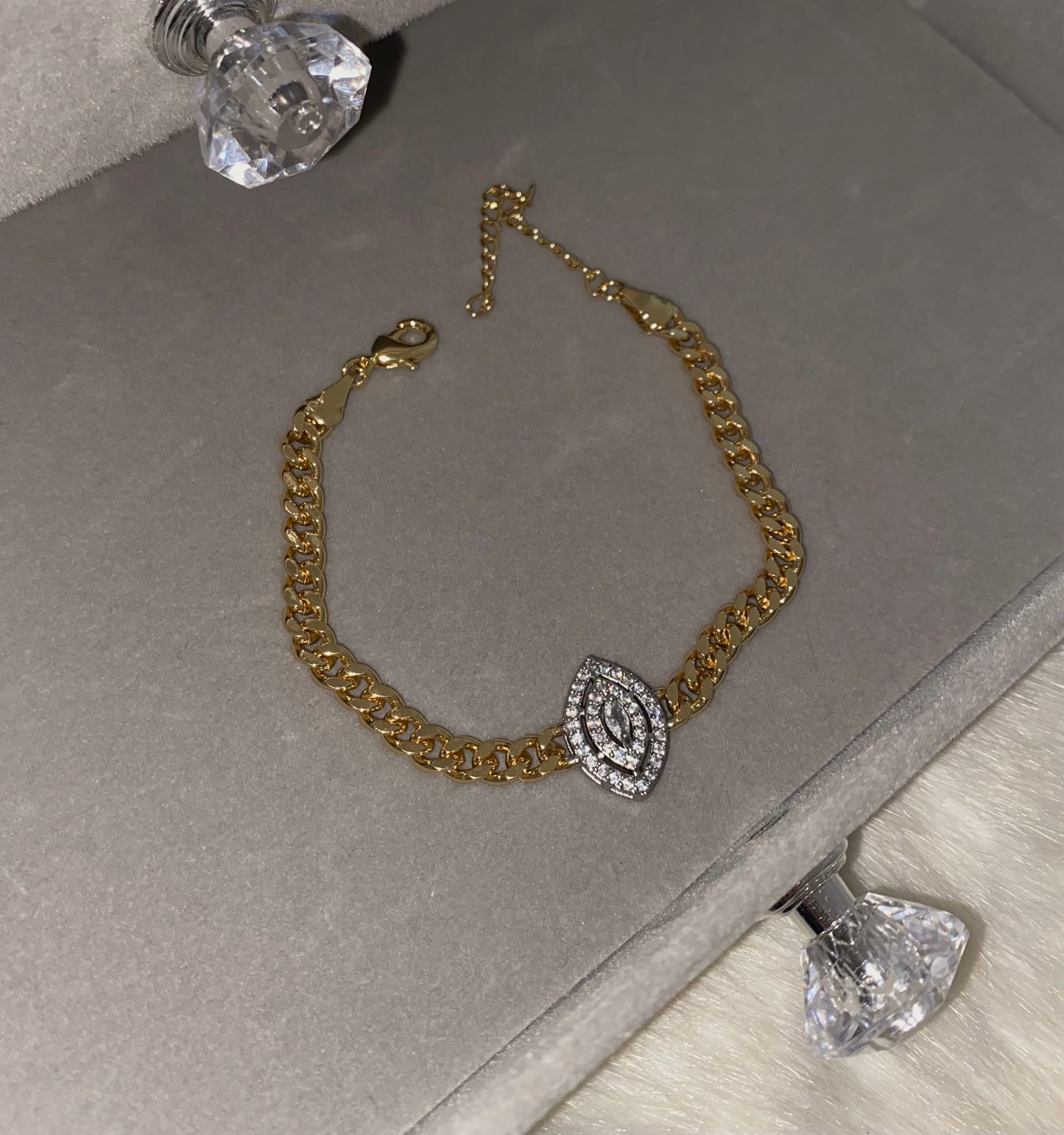 Lustre Royal Bracelet