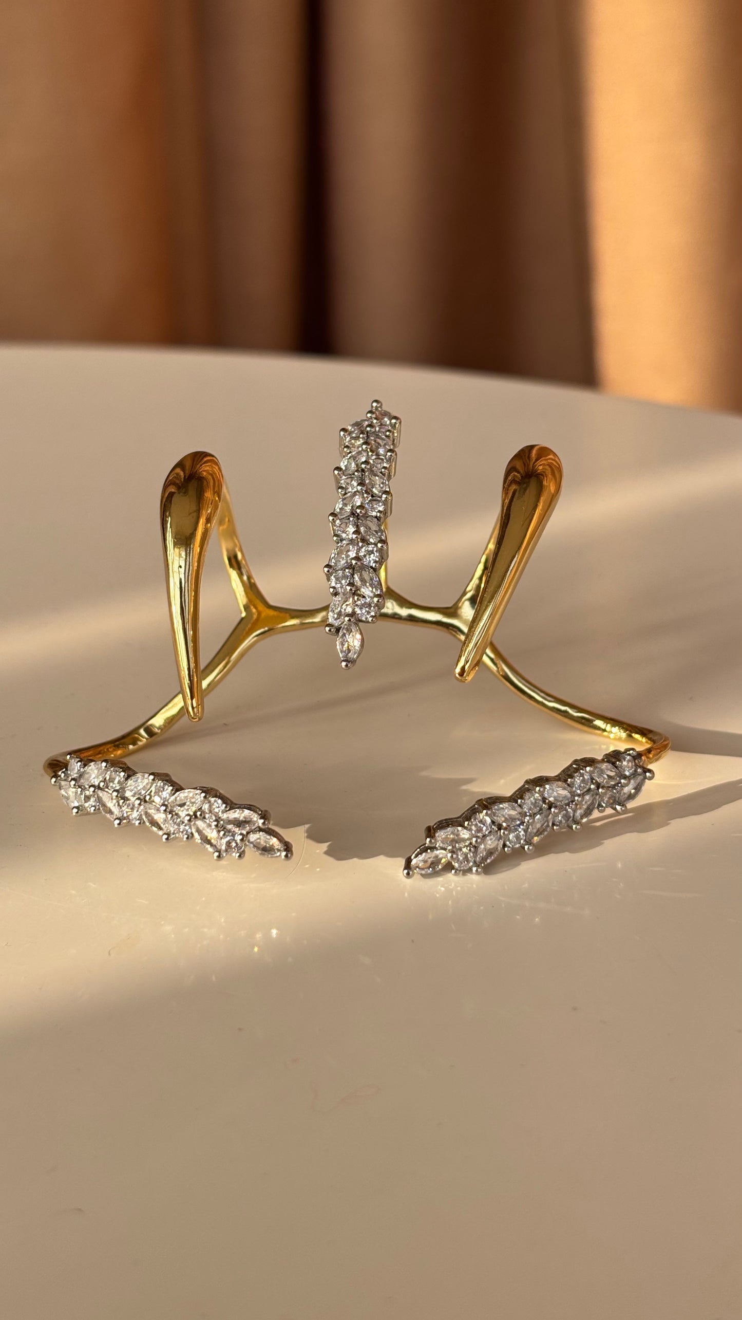 Ivy palm Cuff