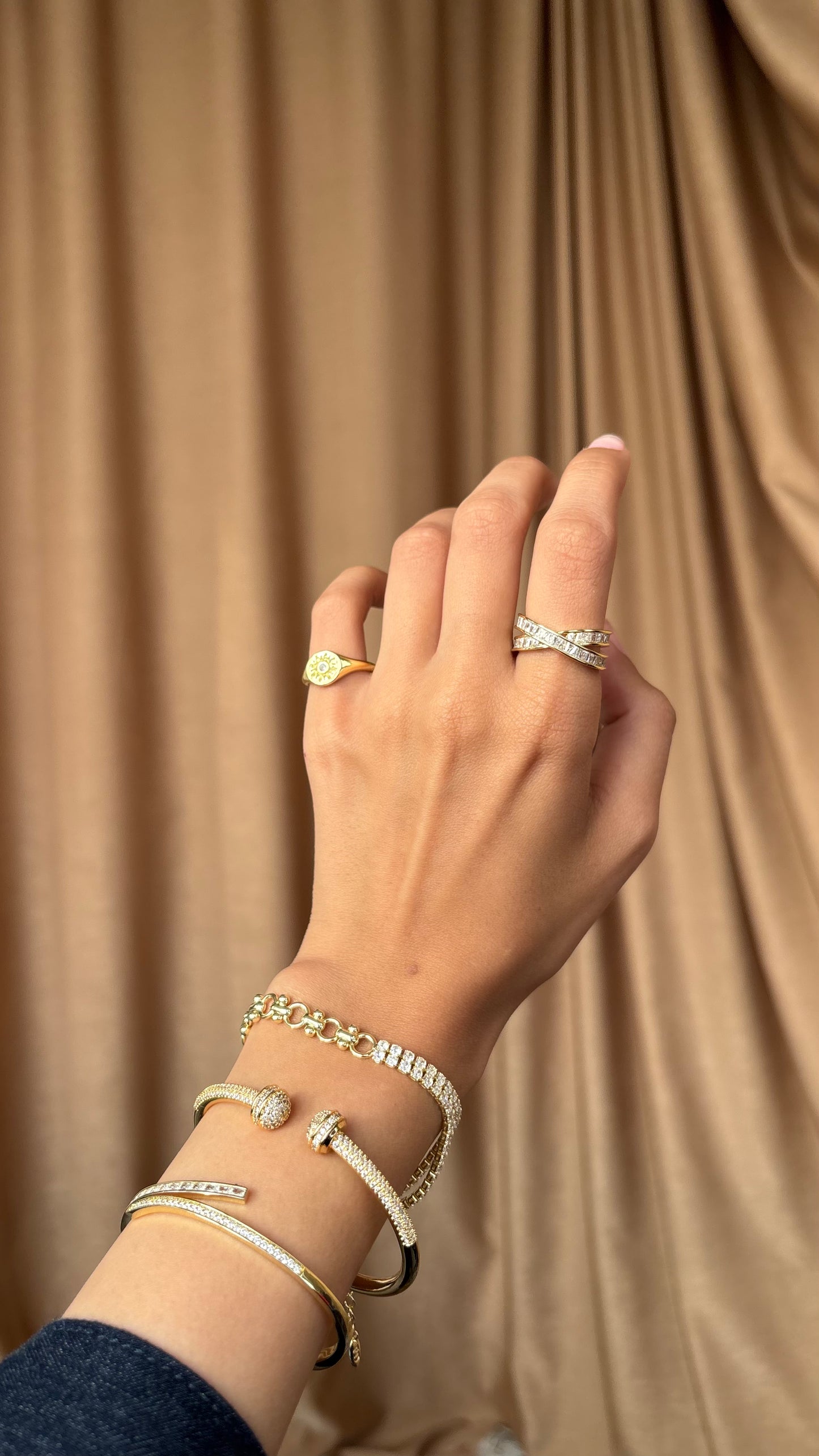 Avira Gold Bangle