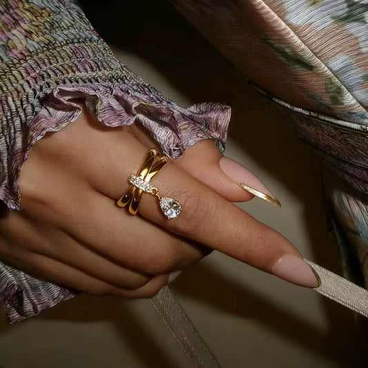 Diva Tear Drop Ring