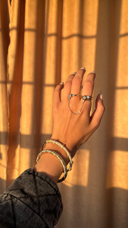 Bijoura Gold Bangle