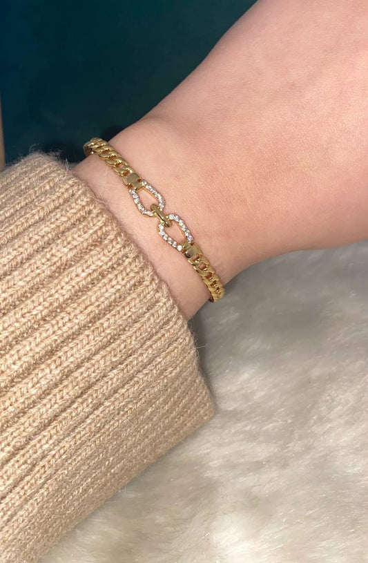 Hook Chain Gold Bangle