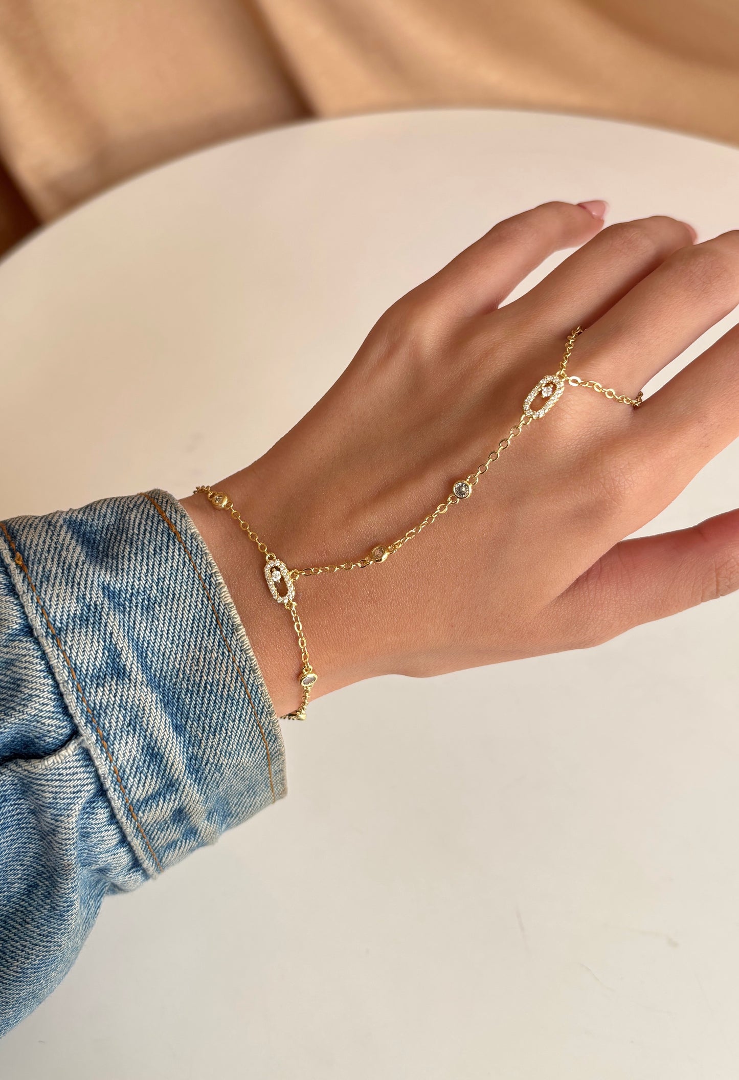 Move Hand Chain