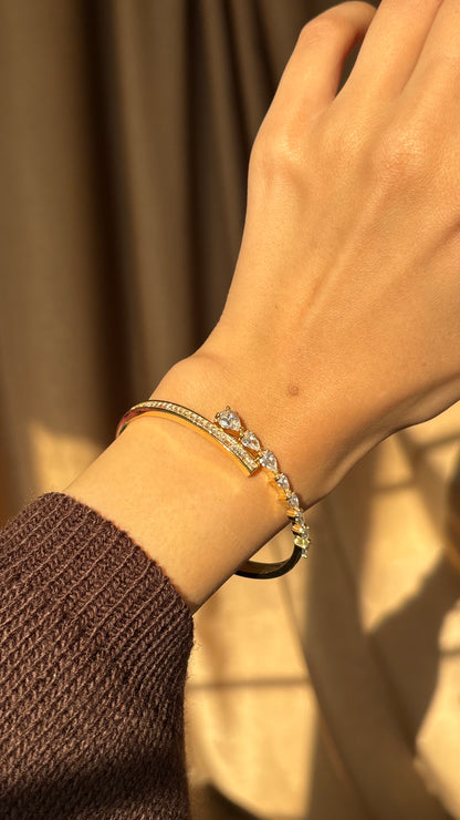 Diamonds Pear Gold Bangle