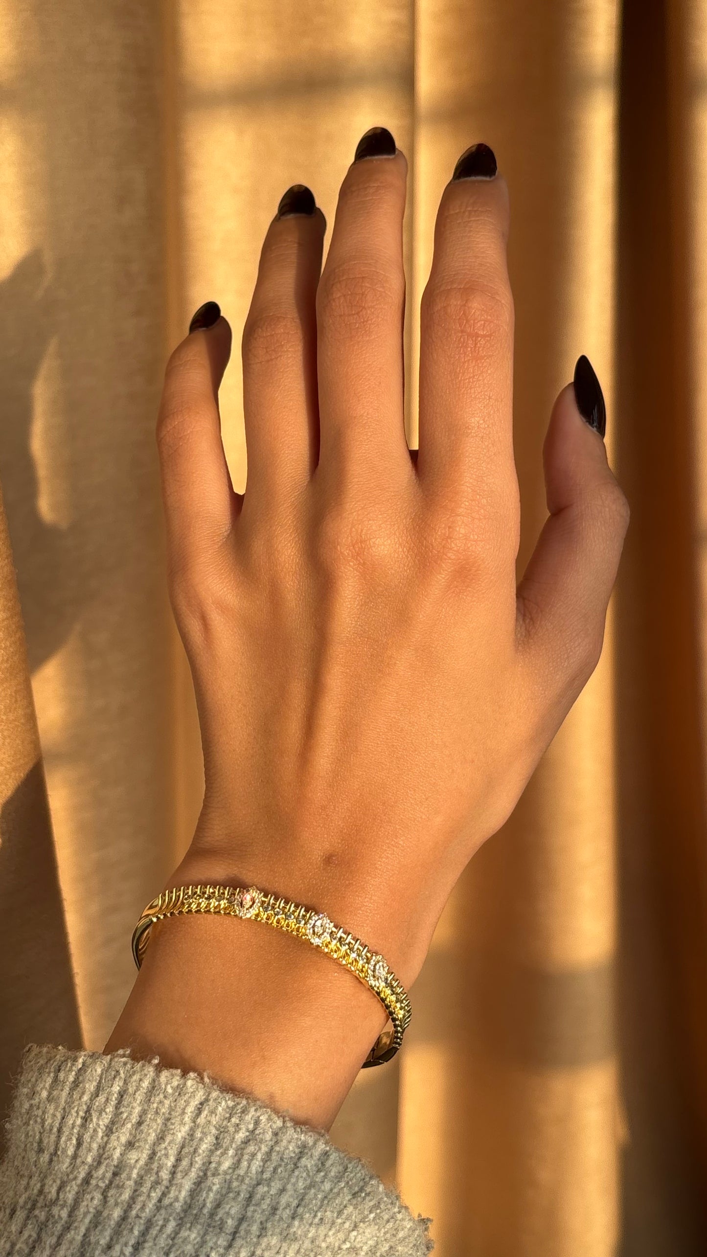Aura gold bangle