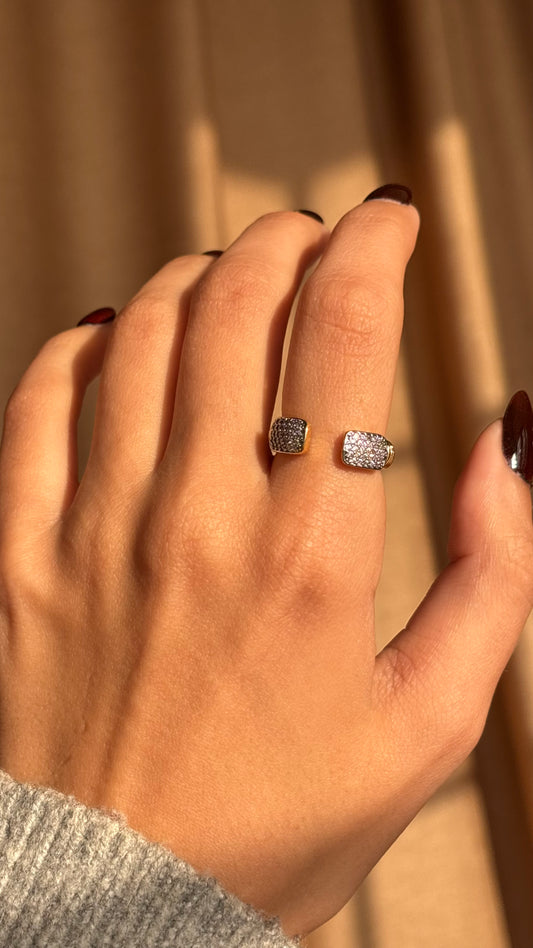 Vala Gold Ring