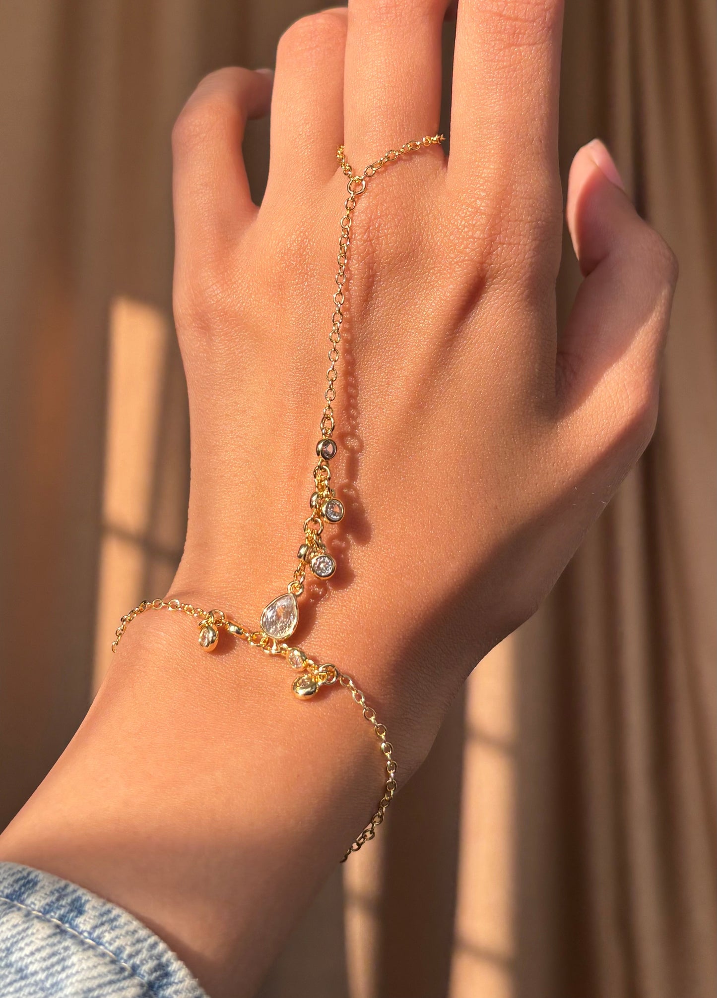 Aria Hand chain