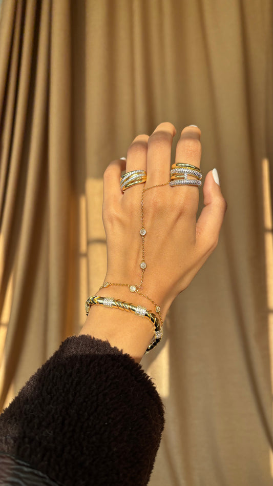 Round Diamonds Hand Chain