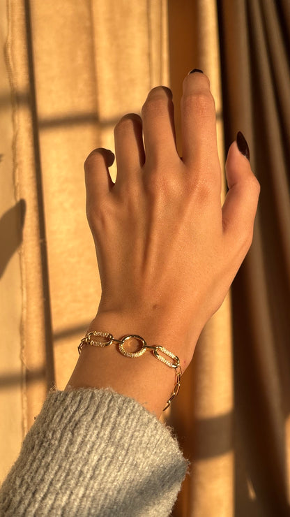 Round diamond bracelet