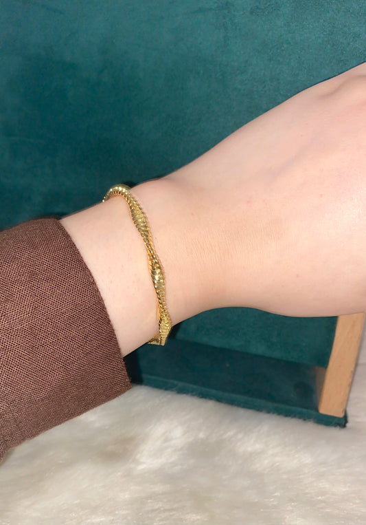 Twist Gold Bracelet