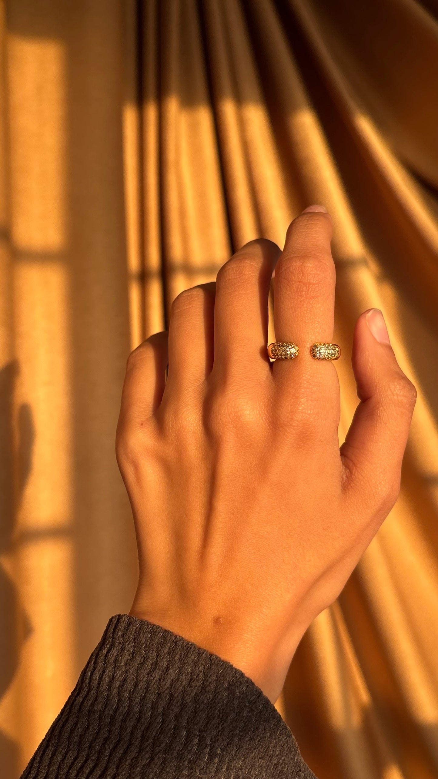 Evara thick gold Ring