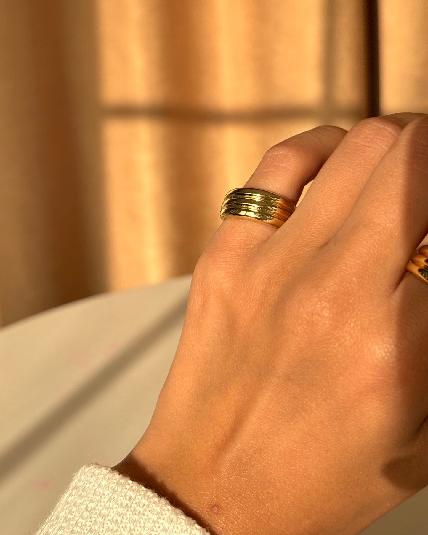 حلقة بيضاوية متعددة الطبقات