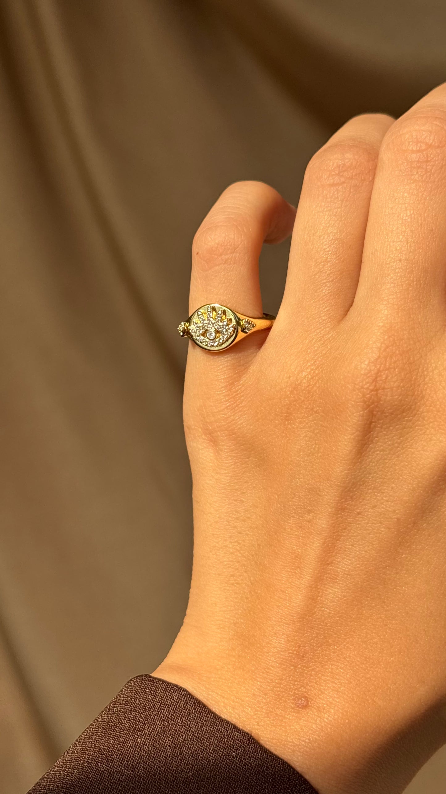 Gaze Pinky Ring