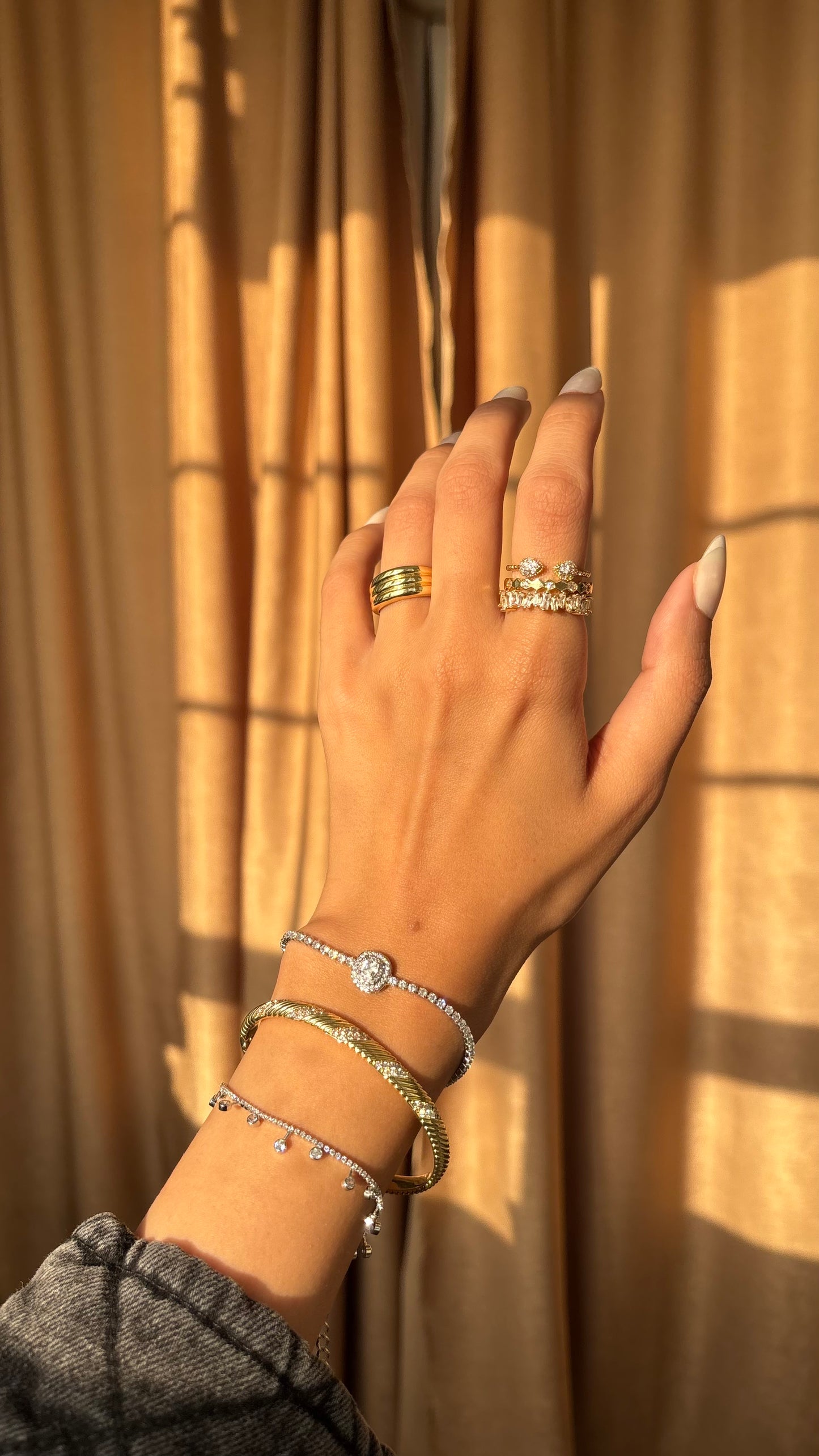 Bijoura Diamond Bangle