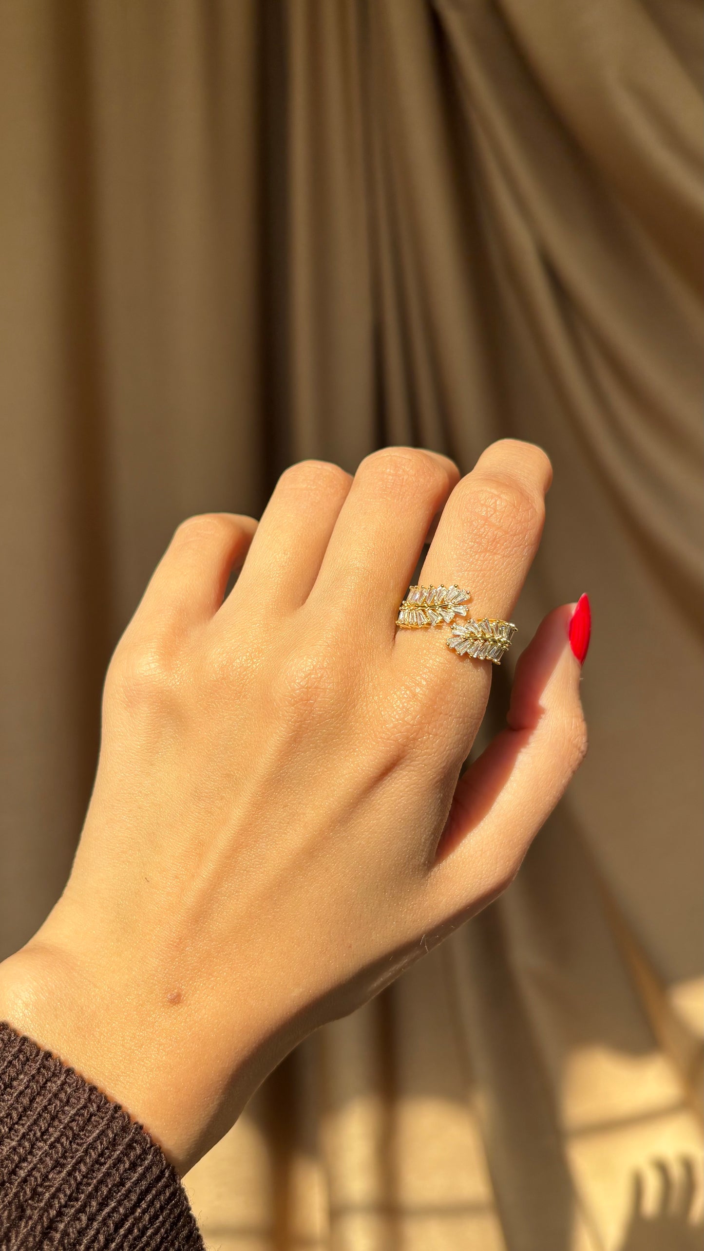 Glow Leaf Ring