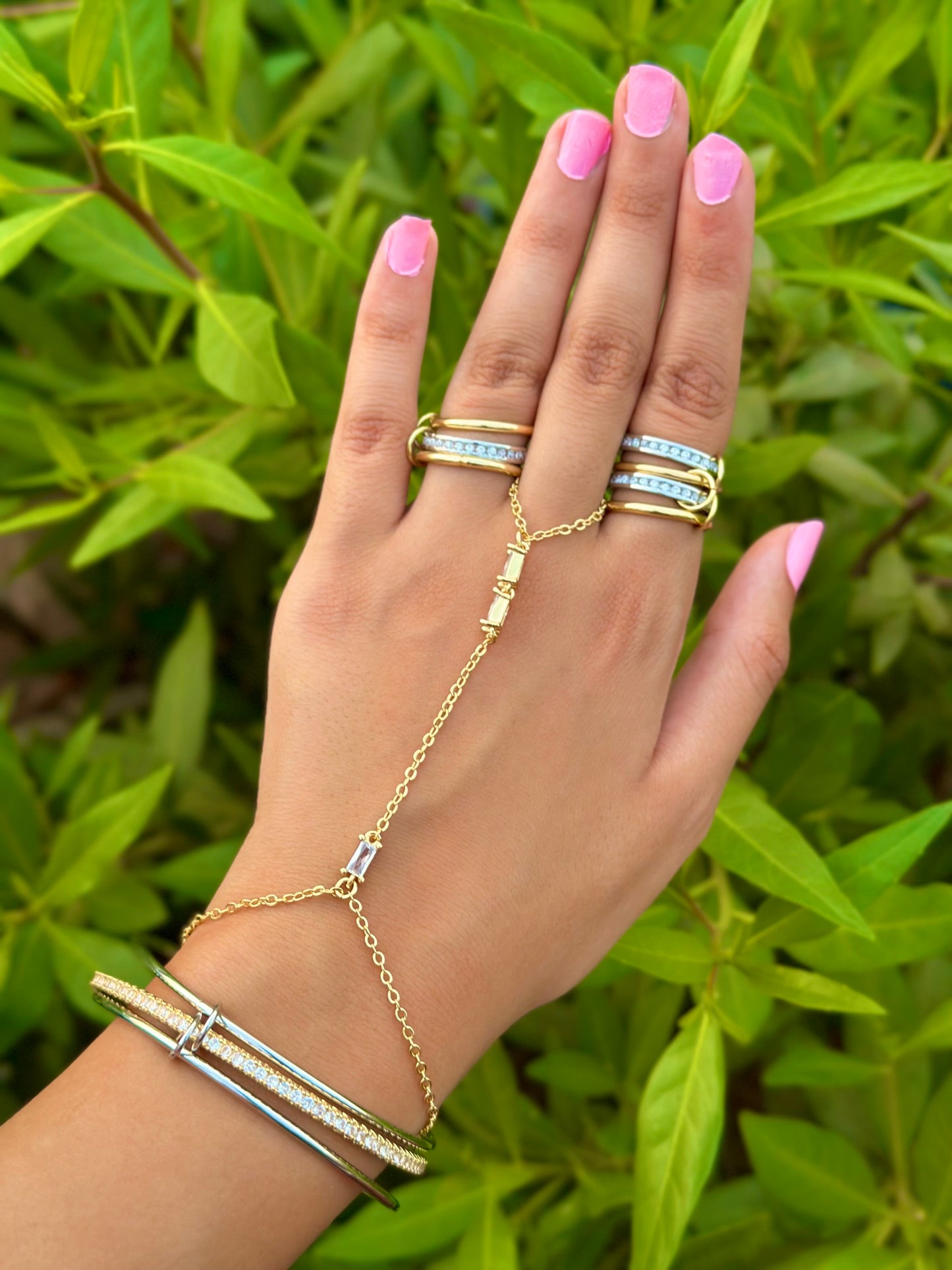 Vela Hand chain