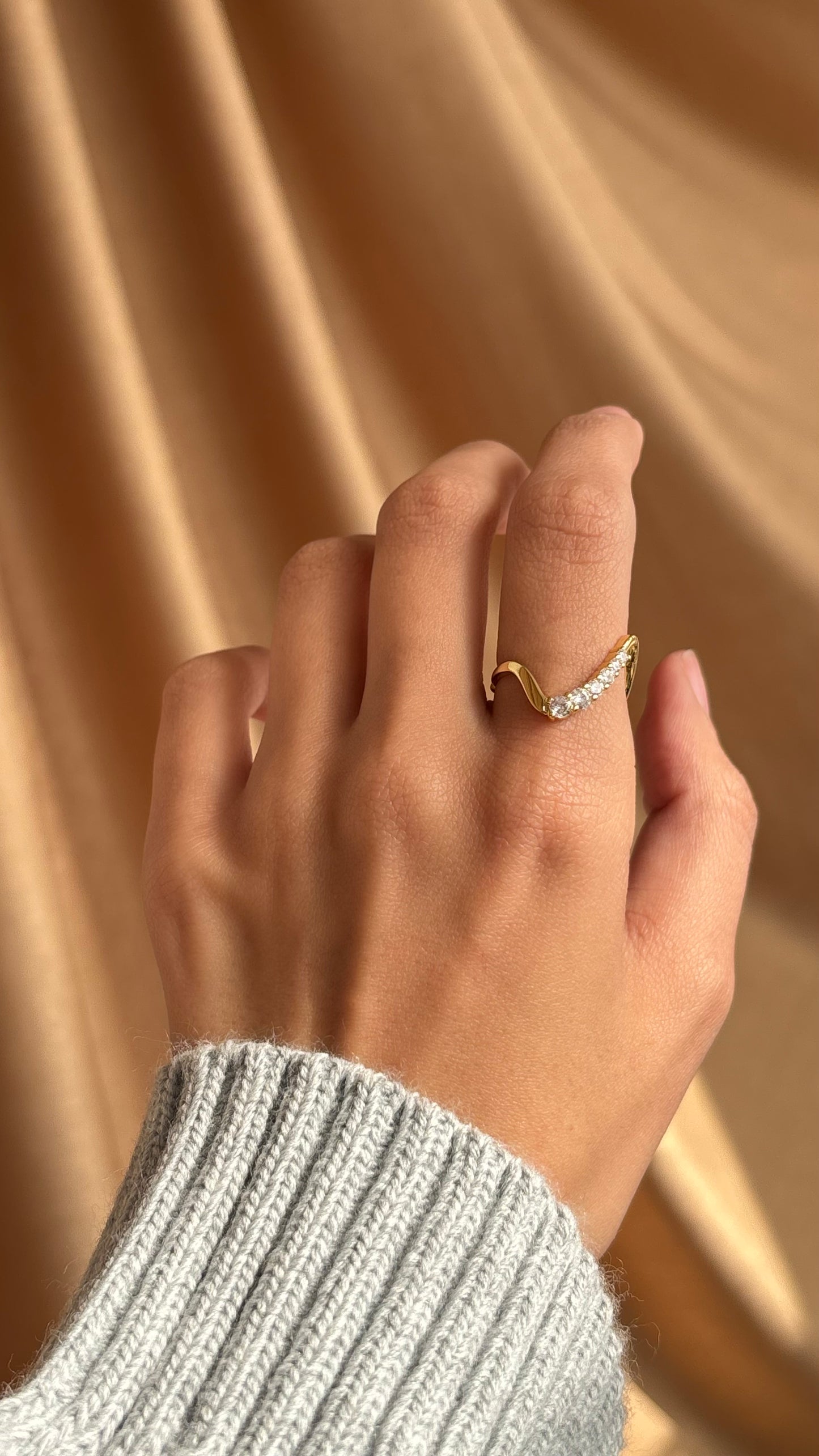Oceanic Wave Ring