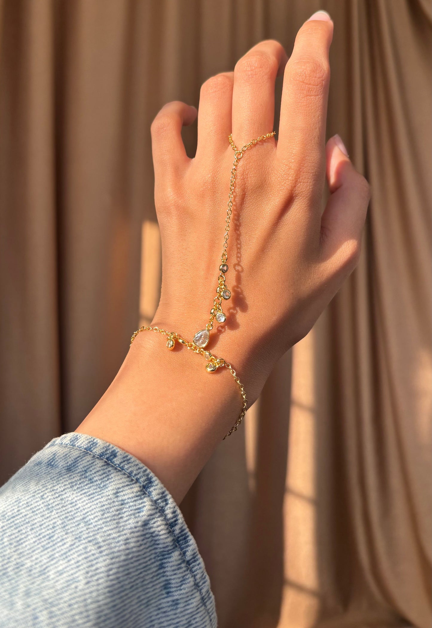 Aria Hand chain