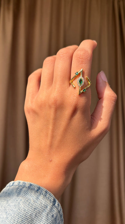 Emerald green pear Ring