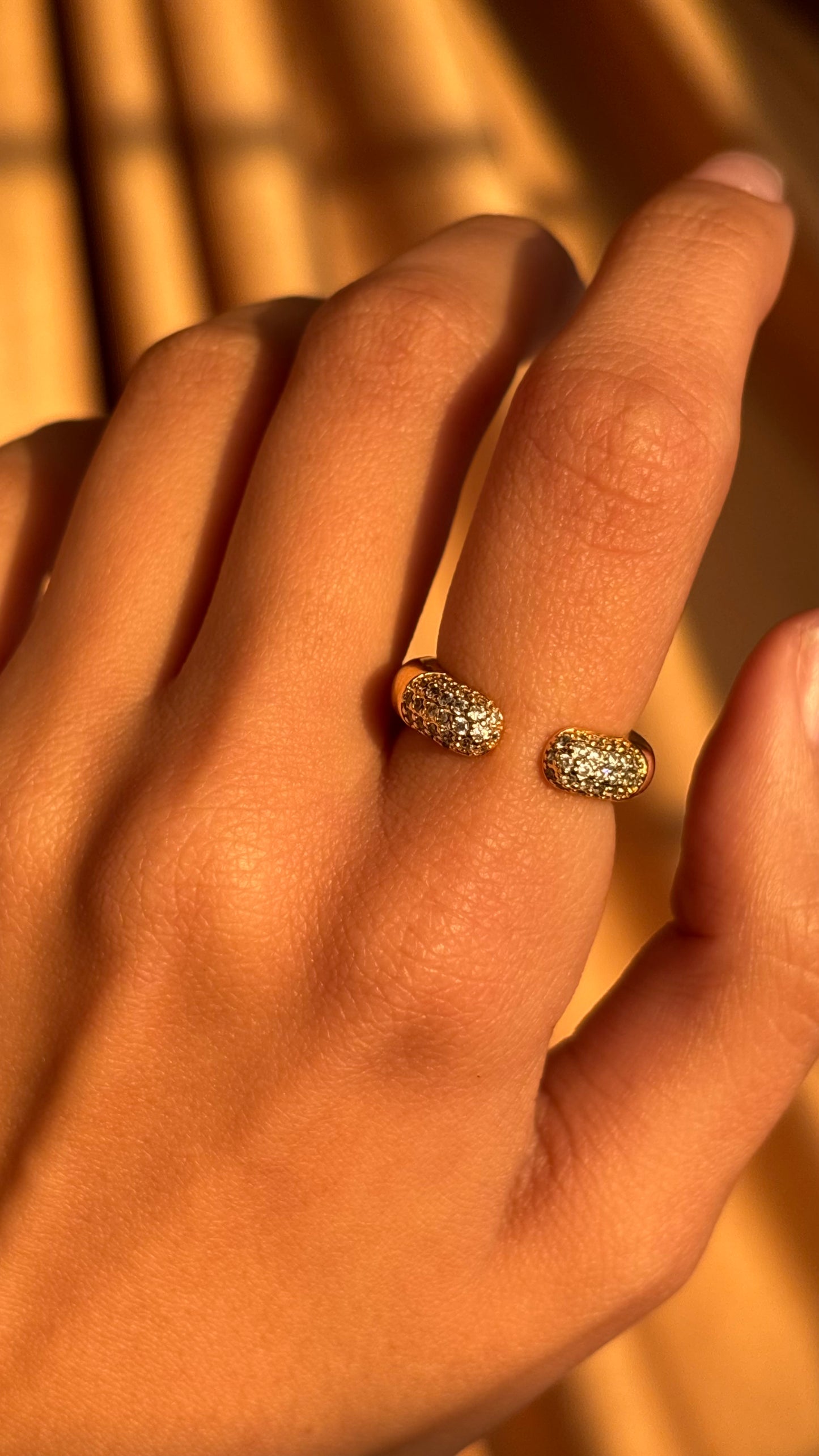 Evara thick gold Ring