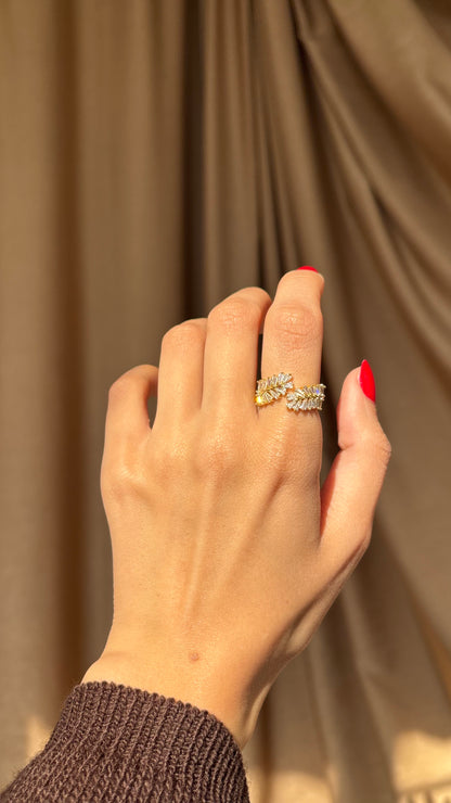Glow Leaf Ring