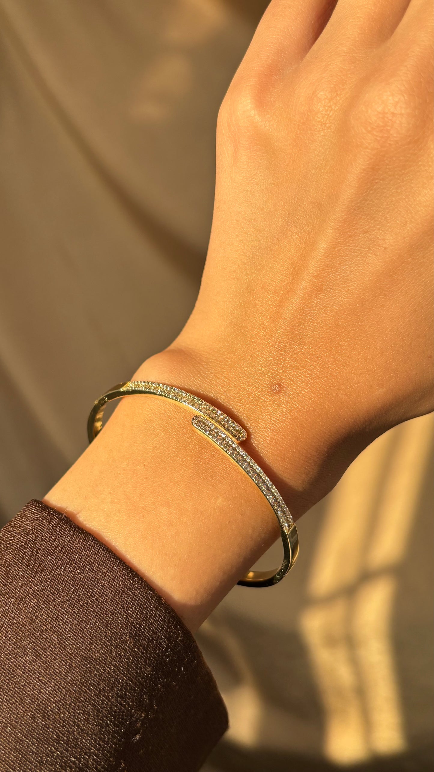 Alina gold bangle
