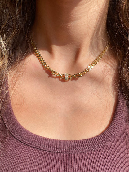 Neria gold Necklace