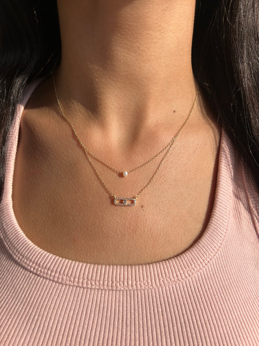 Pearl Move necklace