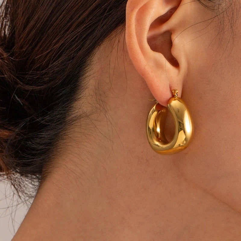 Kaia Hoop Earrings