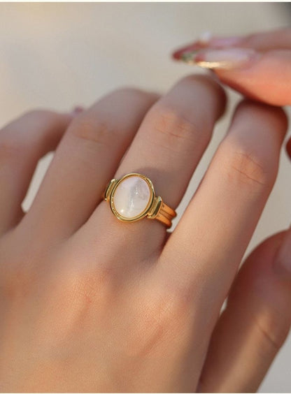 Vintage White Mother Pearl Ring