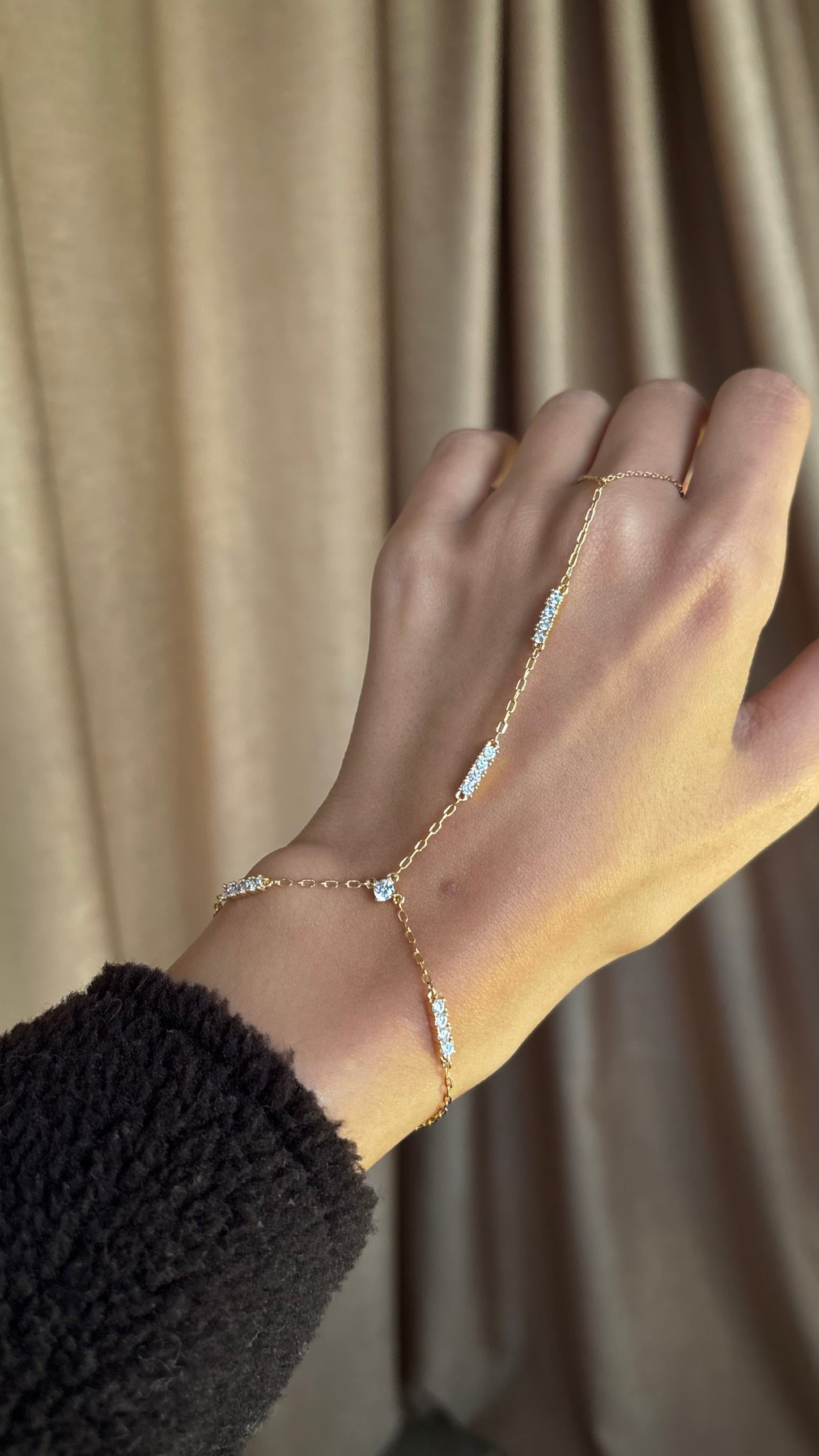 Celina Hand Chain
