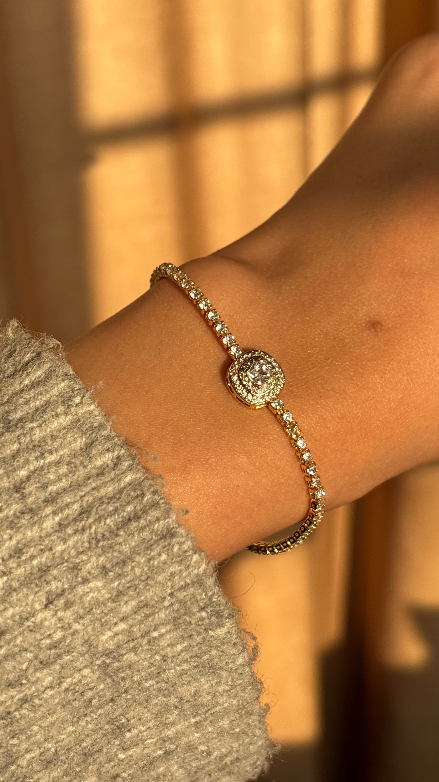 Diamond tennis bracelet