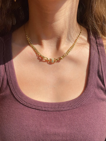 Neria gold Necklace