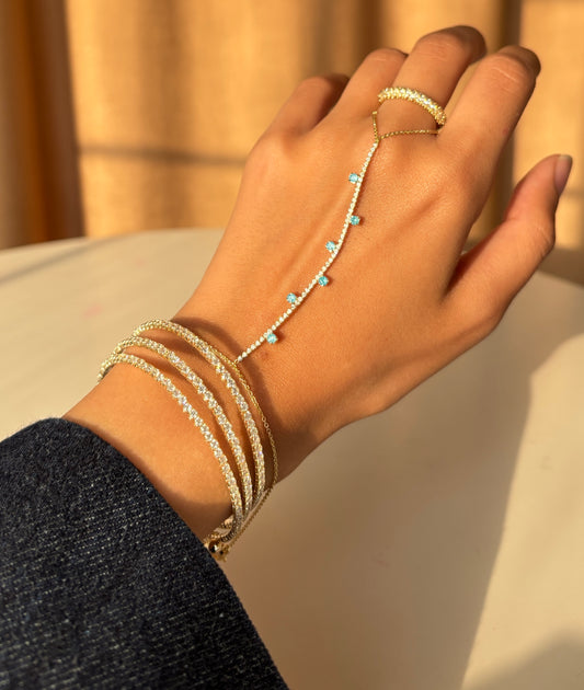 Elira Loop Bangle