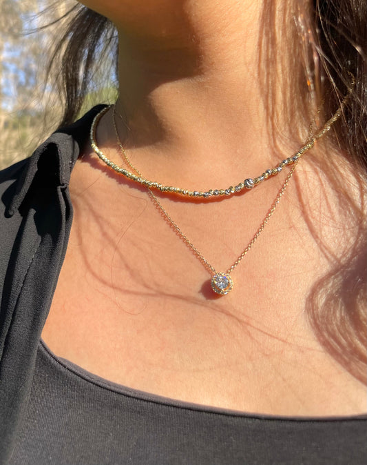 قلادة الجوهر الذهبي