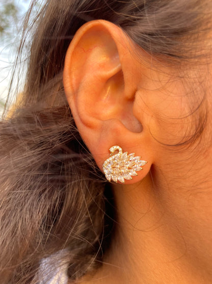 أقراط البجعة الذهبية