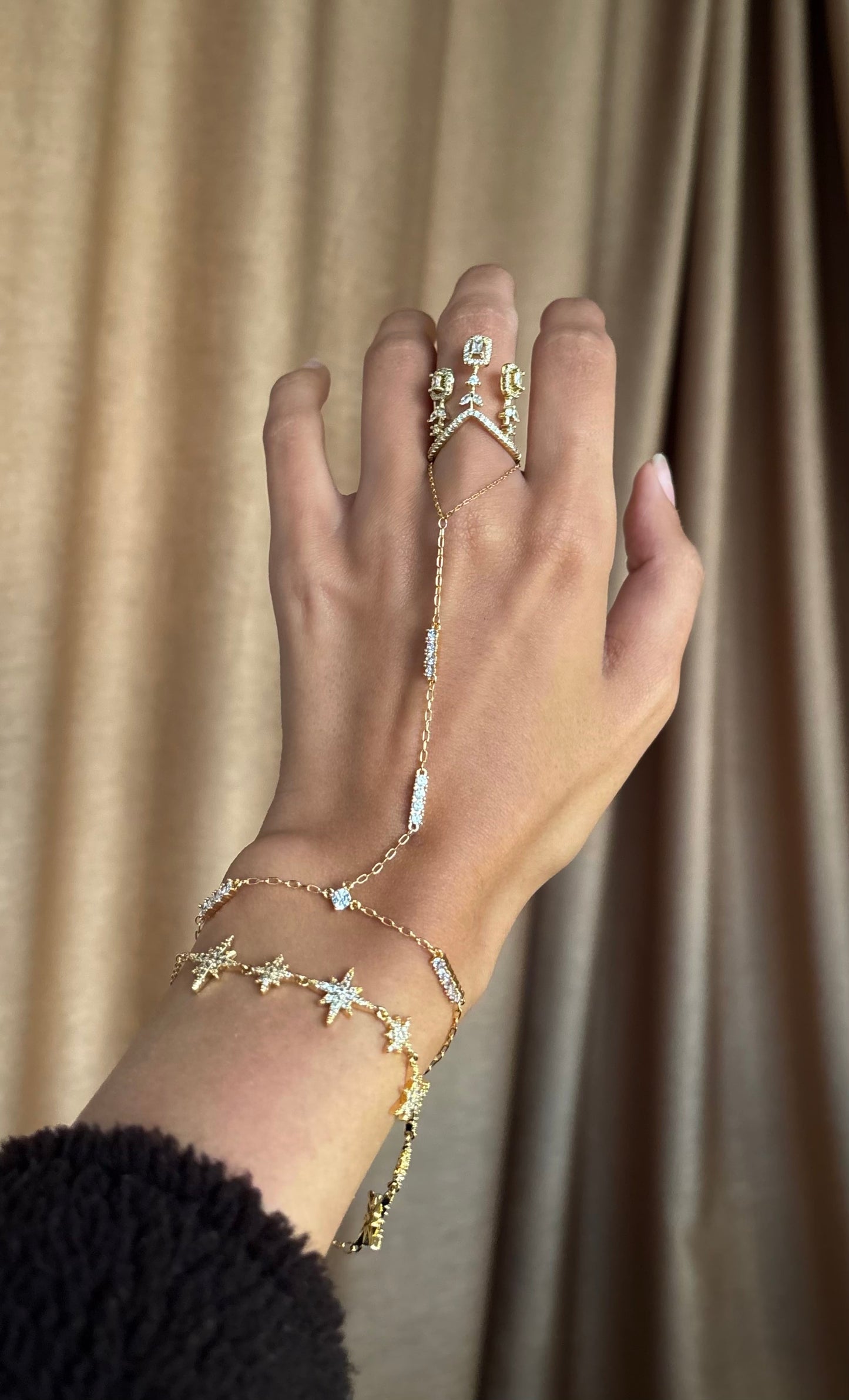 Celina Hand Chain