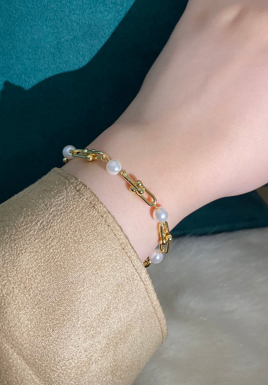 Mystique Pearl Bracelet