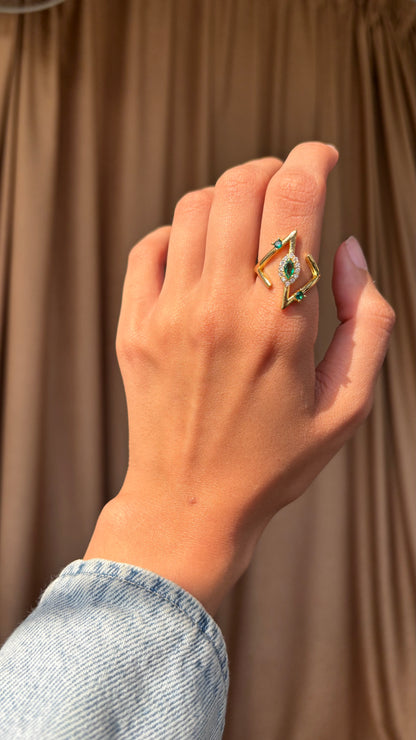 Emerald green pear Ring